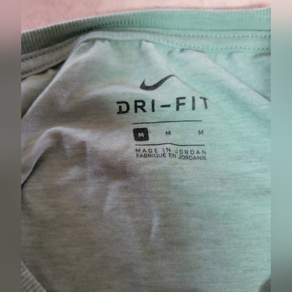 Nike mens medium dri fit athletic shirt pale green - Picture 4 of 6